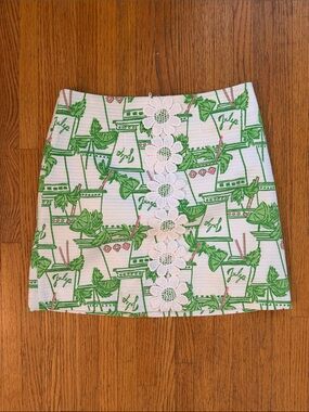Lilly Pulitzer Green & White Floral-Appliqué Mini Skirt size 2 👀 mint juleps!